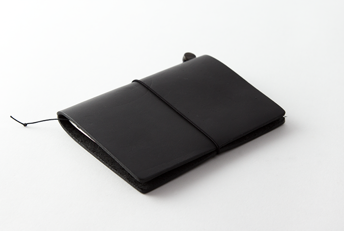 TRAVELER'S notebook PASSPORT Size - Black